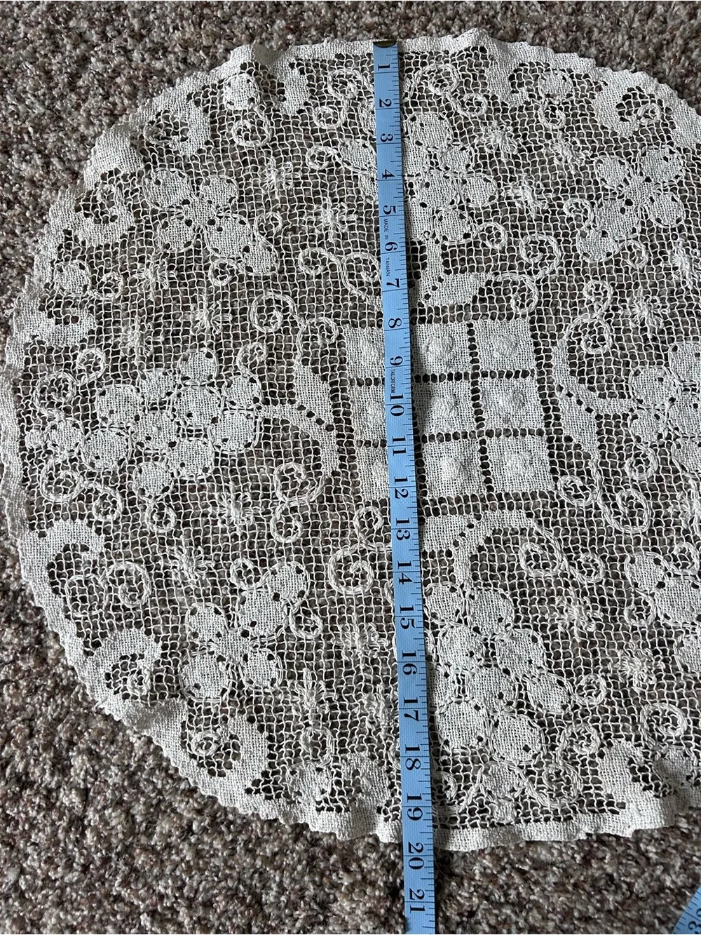 Cream Lace Crochet Round Table Doily Large 70’s Size 20 inches